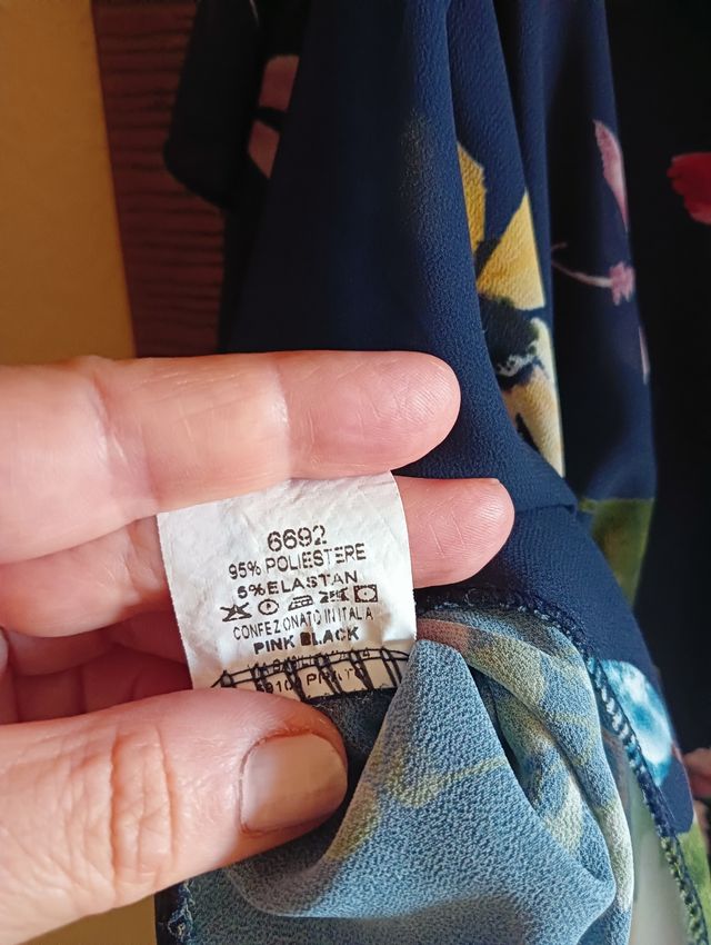 Blusa mujer azul y flores