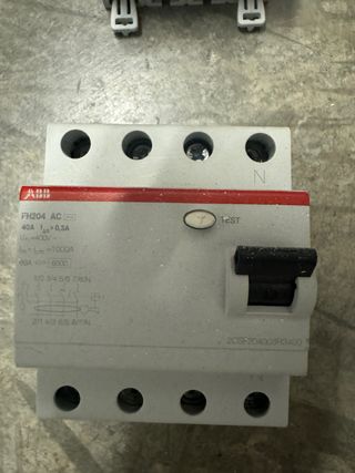 Interruptures Magnetotermicos y diferenciales