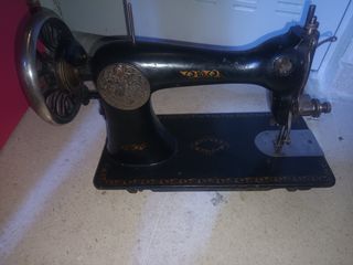 Maquina de coser antigua