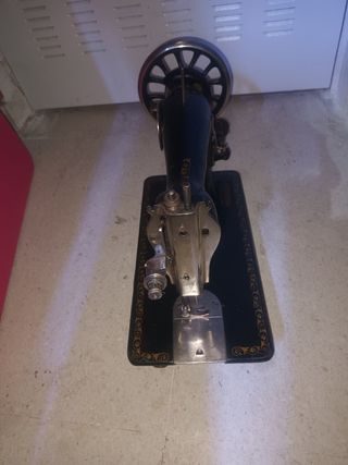 Maquina de coser antigua