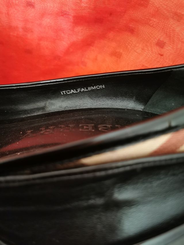 Zapatos Burberry con estampado clásico de la marca