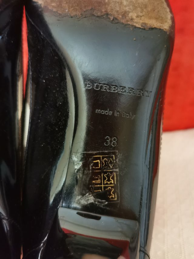 Zapatos Burberry con estampado clásico de la marca