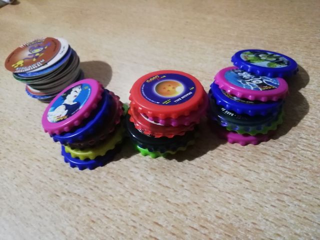 Lote tazos y chapas dragon ball y Pokémon