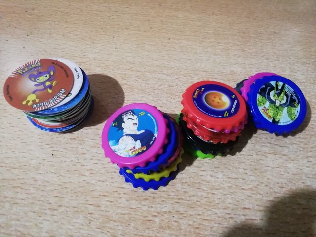 Lote tazos y chapas dragon ball y Pokémon