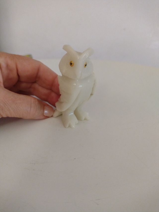 Gufo in marmo bianco