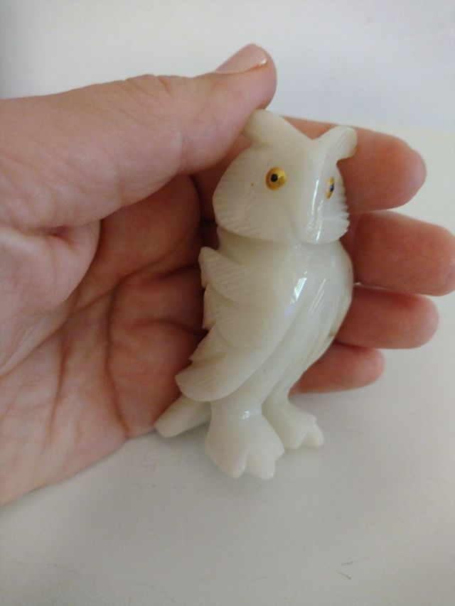 Gufo in marmo bianco