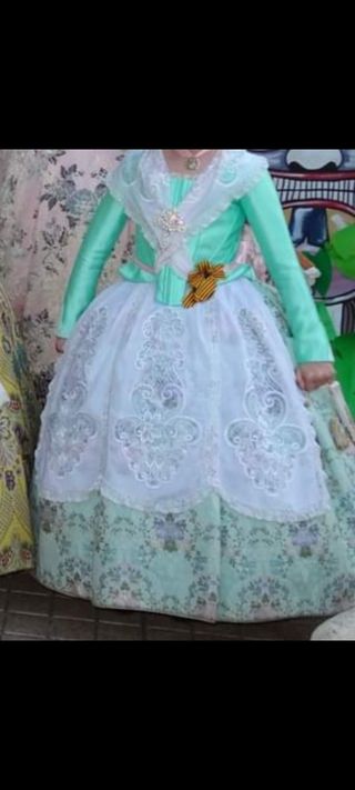 Traje de alicantina niña