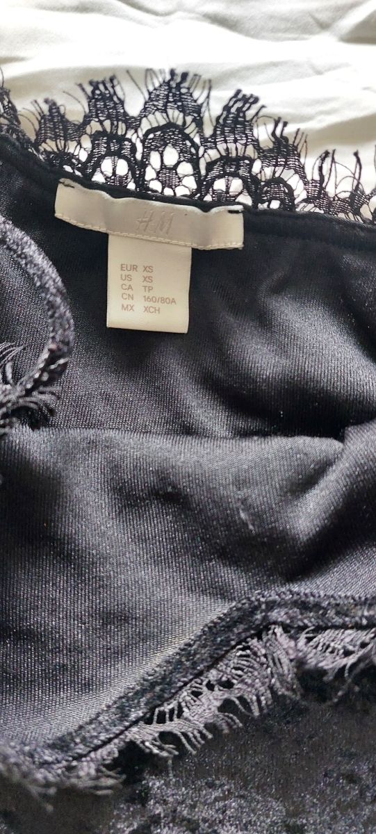 Camiseta lencera negra terciopelo H&M