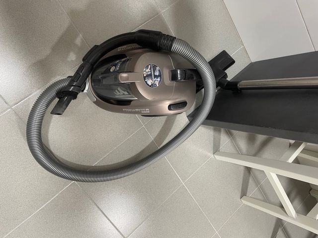 Aspiradora Rowenta Compact Power Cyclonic