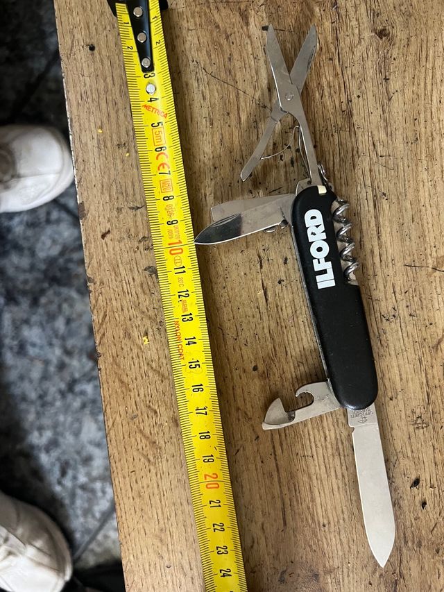 Coltello Victorinox con impugnature in gomma