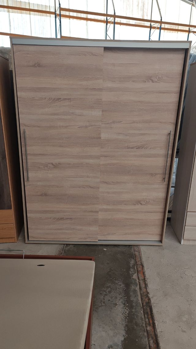 Armario de puertas correderas