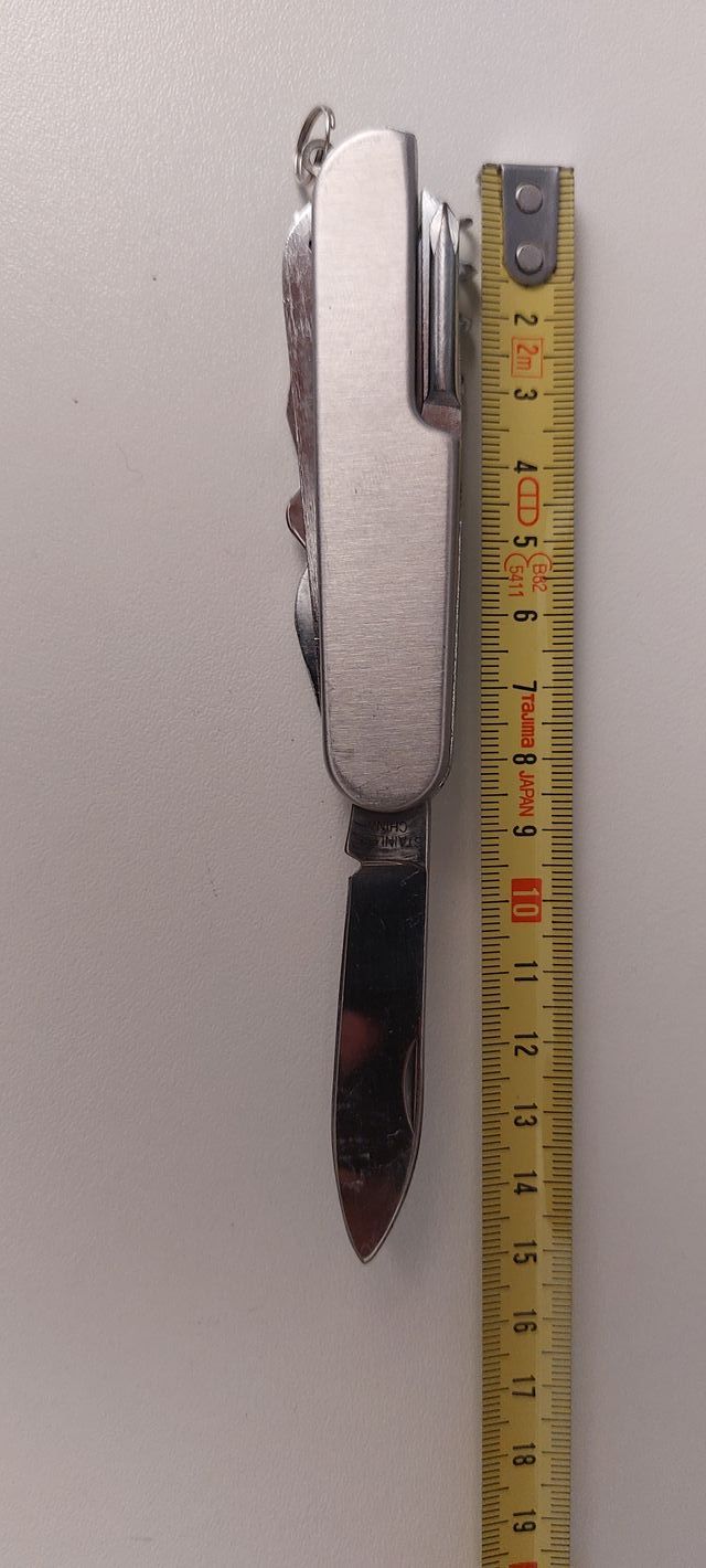 Coltello multiuso in acciaio