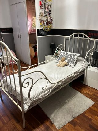 Cama de forja blanca