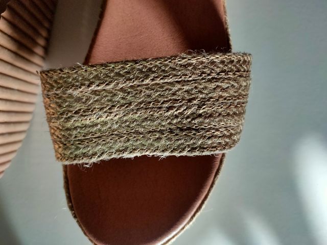 Alpargatas doradas plataforma