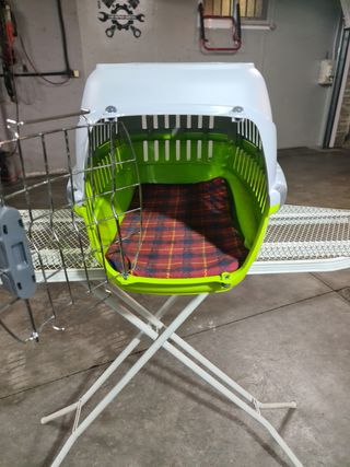 Transportín gato o mascota pequeña.