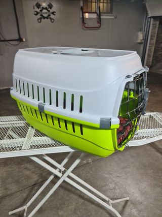 Transportín gato o mascota pequeña.