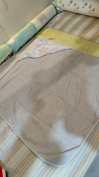 Toallas y mantas de bebé a 1€ cada prenda 