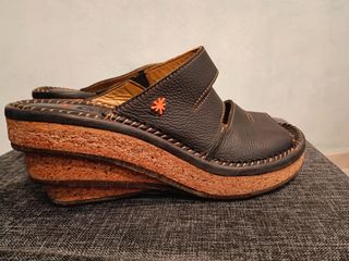 Zuecos Art Company
