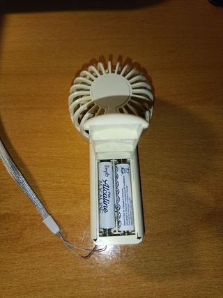 Ventilador de mano color beis