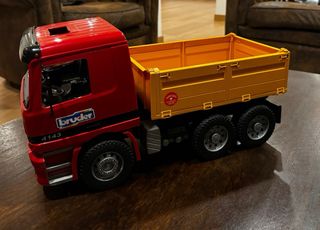 Juguete Camión Mercedes de obra