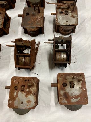 Lote de 30 gramolas o gramófonos. La voz de su amo