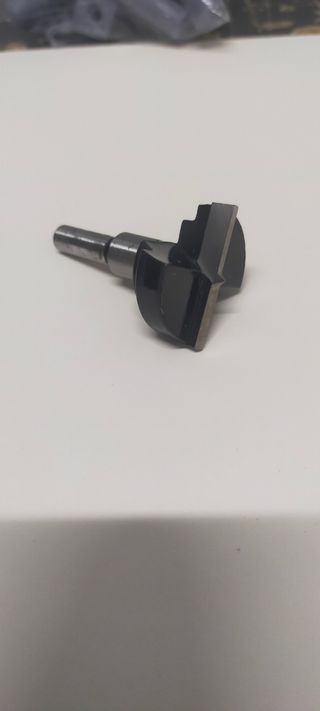 Broca para bisagra tipo cazoleta