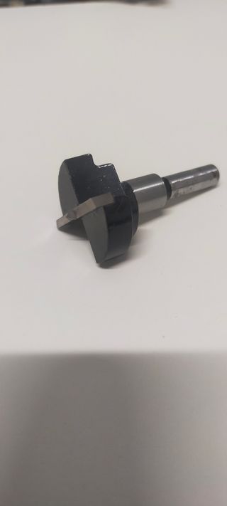 Broca para bisagra tipo cazoleta