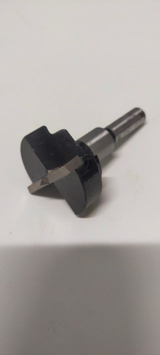 Broca para bisagra tipo cazoleta