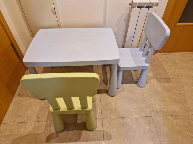 MESA Y SILLAS NIÑOS