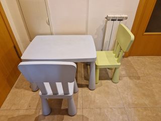 TAVOLO E SEDIE PER BAMBINI