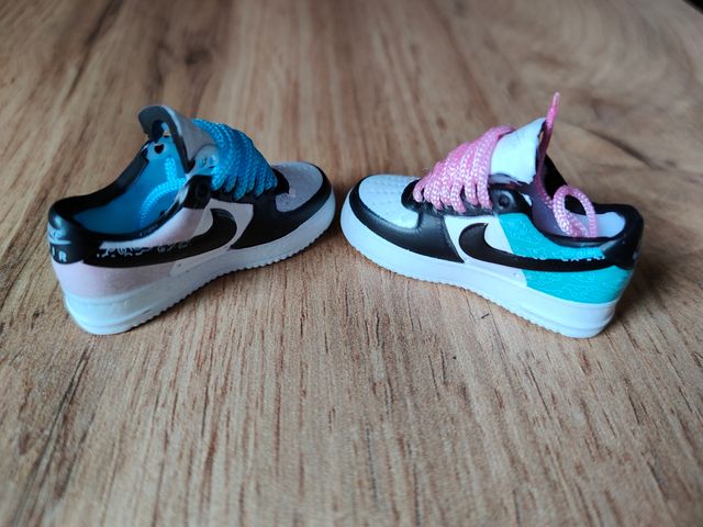 Miniature nike
