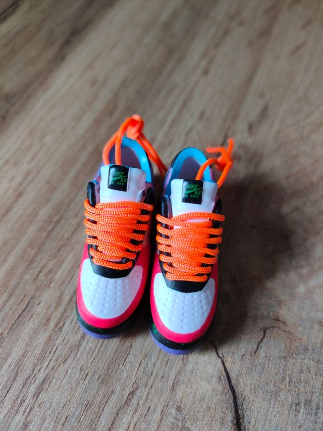Miniature nike