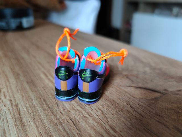 Miniature nike