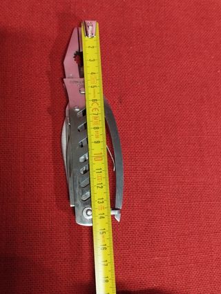 Coltellino multiuso con astuccio