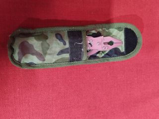 Coltellino multiuso con astuccio