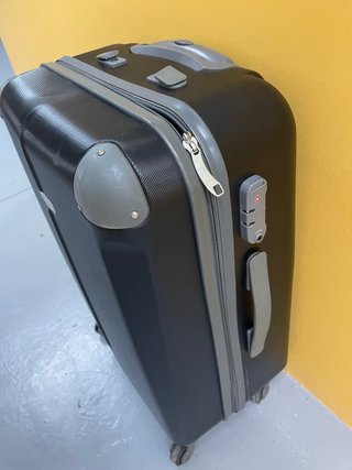 Maleta con ruedas