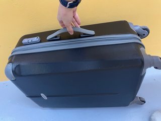 Maleta con ruedas