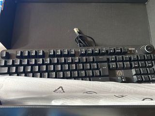 Teclado mecanic, ratón y auriculares