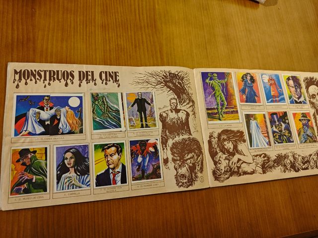 Álbum cromos completo monstruos