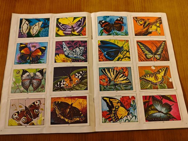 Álbum cromos ciencias naturales 1