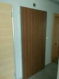 Porta antisquatter molto solida e sicura