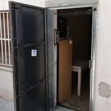 Porta antisquatter molto solida e sicura