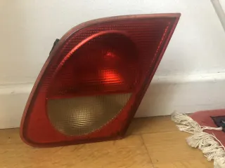 Pilotos traseros derecha Mercedes Clase E w210