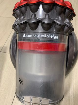Aspirador Dyson Big Ball Allergy con accesorios