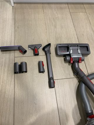 Aspirador Dyson Big Ball Allergy con accesorios