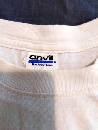 CAMISETA CON PRINT ANVIL