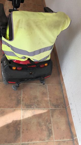 Silla eléctrica 4 ruedas 