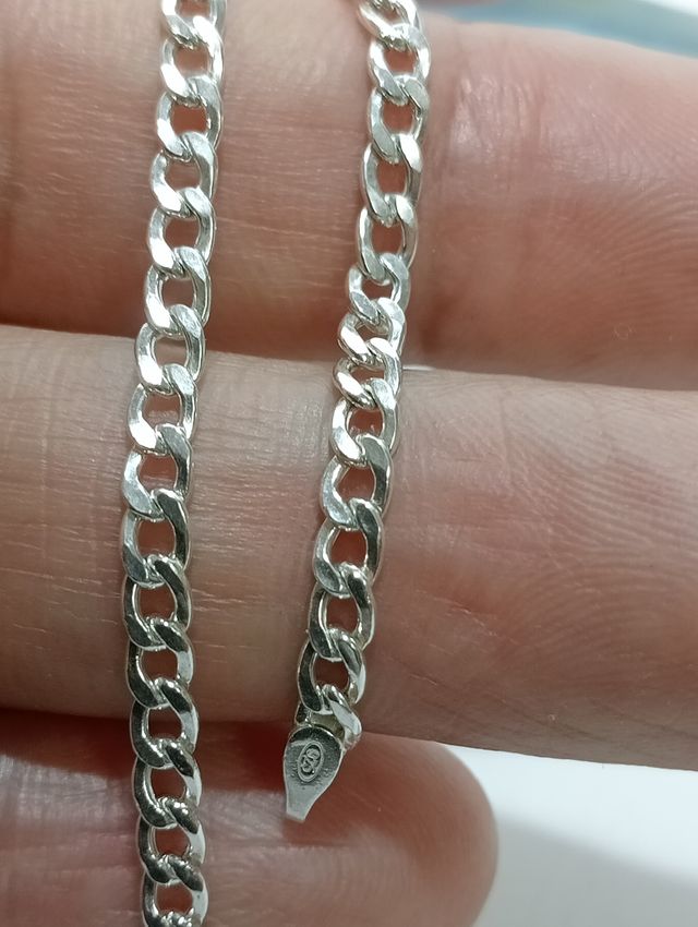 Pulsera plata hueca plata de ley.