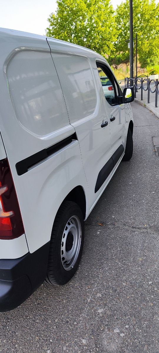 Peugeot Partner 2020 ITV hasta dos mil veintiséis