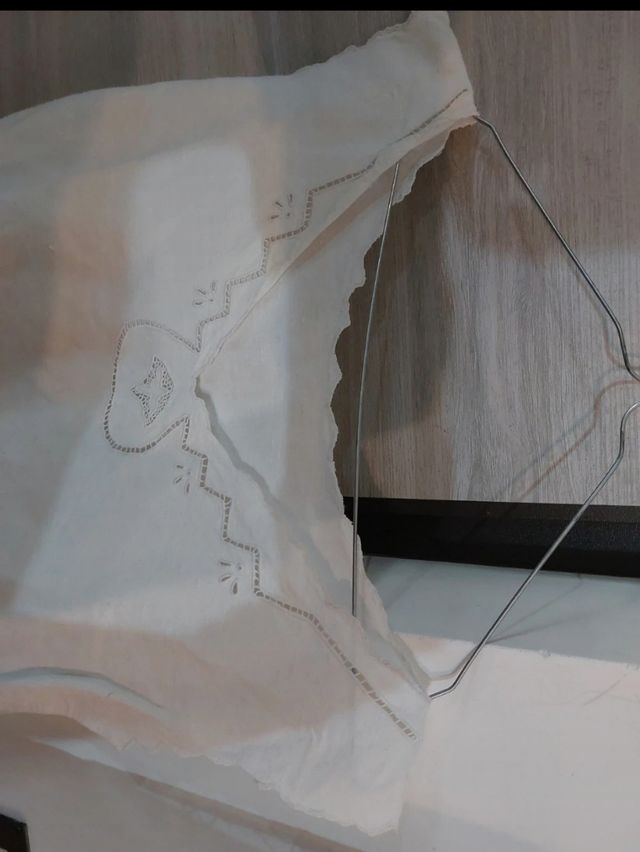 Camicia da notte ricamata  della nonna